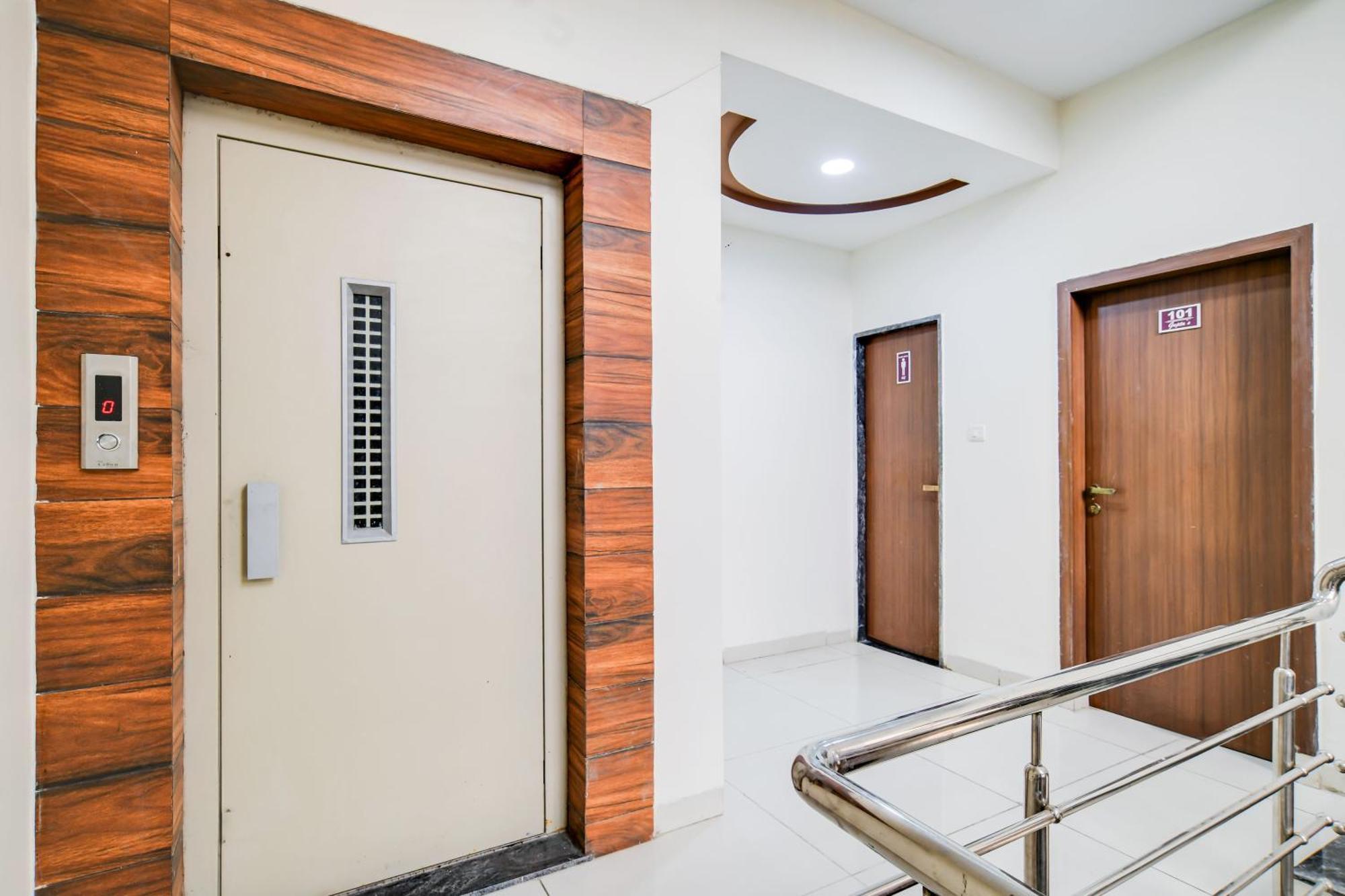 Super Collection O Indore Near Omax City 1 Kanadiya Exterior photo